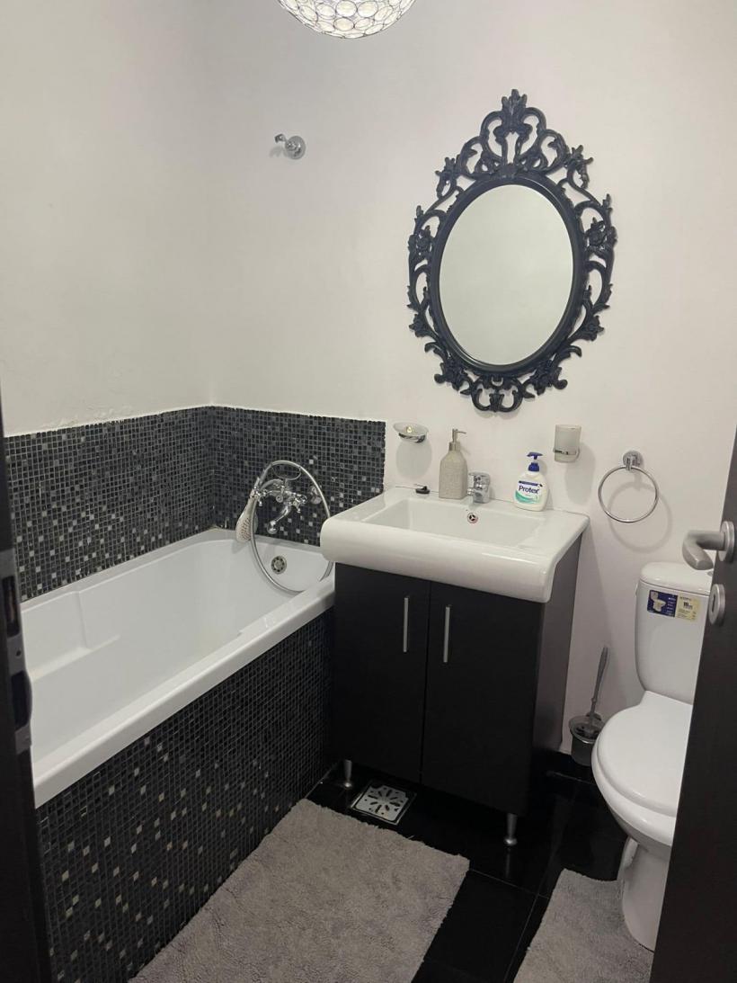 Cum a fost o româncă răsplătită de o familie de ucraineni, după ce aceasta i-a cazat în propria locuință. Femeia a apelat la poliție 18809544