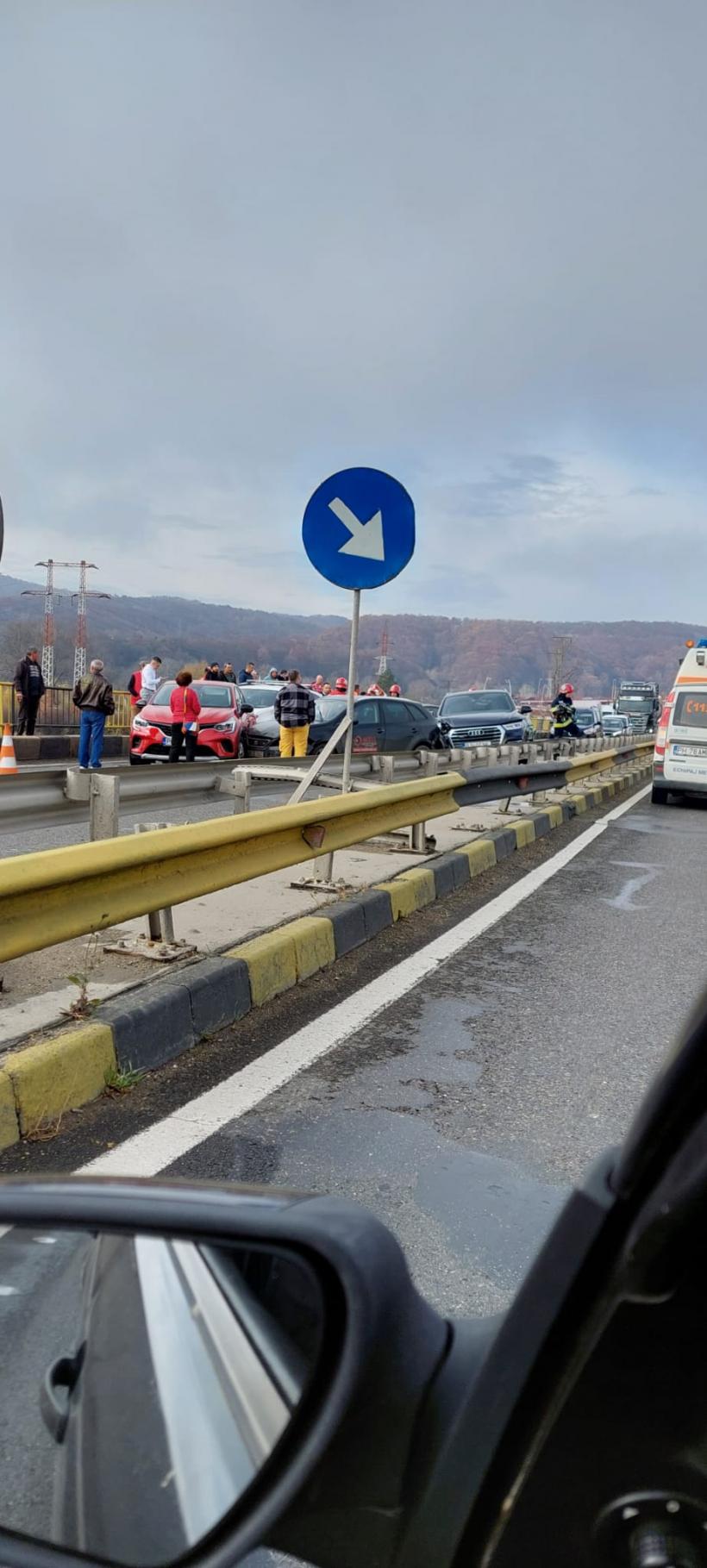 Carambol pe DN1, în Prahova. Șapte mașini au fost implicate într-un accident. Traficul este blocat 18810111