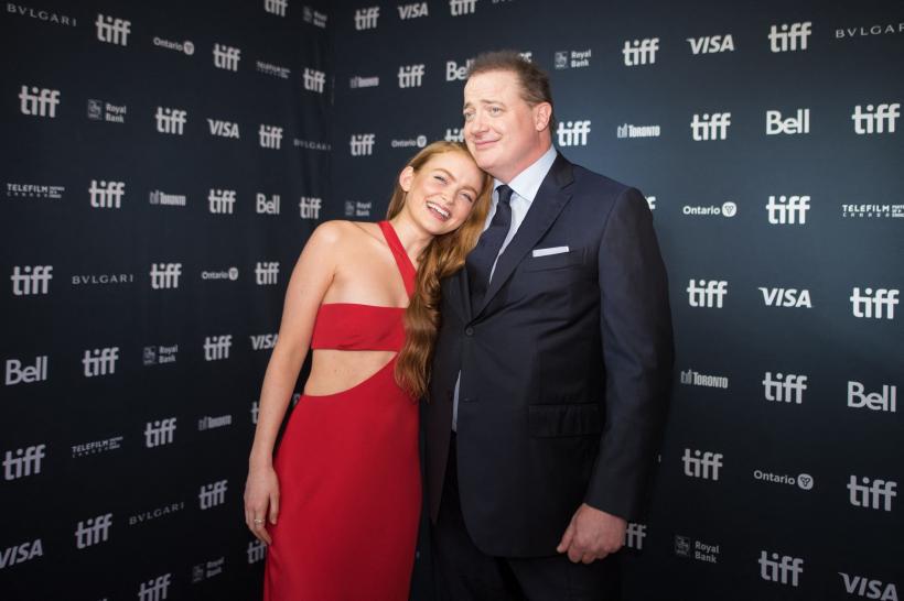 Brendan Fraser nu va participa la Globurile de Aur. Actorul protestează pentru că a fost atins pe fund de președintele galei 18810083