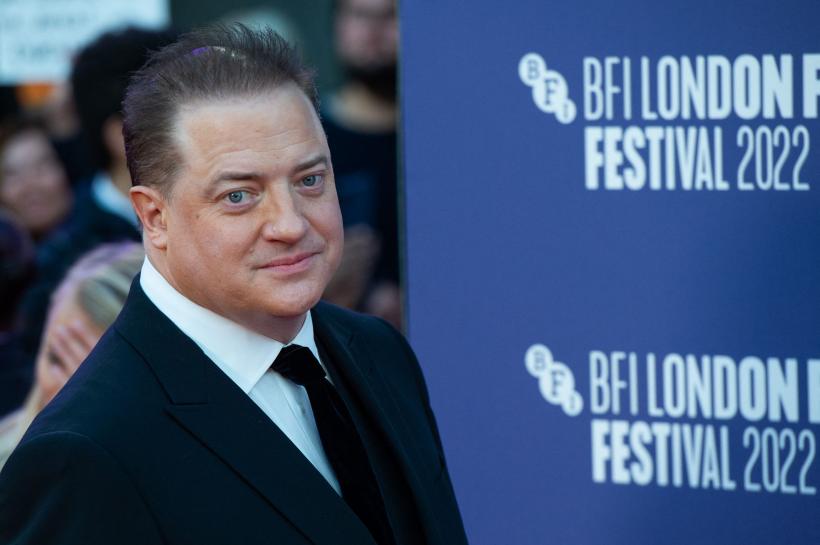 Brendan Fraser nu va participa la Globurile de Aur. Actorul protestează pentru că a fost atins pe fund de președintele galei 18810084