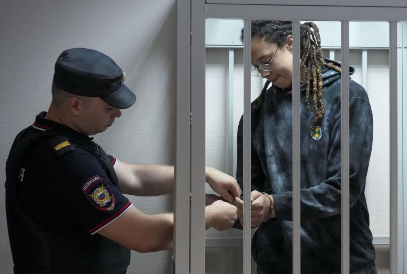 Sportiva Brittney Griner a fost dusă într-o închisoare de femei din regiunea Mordovia din Rusia 18810047