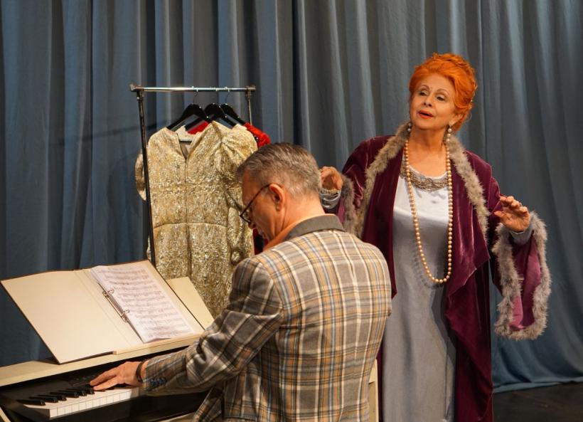 La Naționalul ieșean, dublu eveniment: premiera „În plină glorie”  și aniversarea a 50 de ani de teatru ai actriței Mihaela Arsenescu Werner 18810142