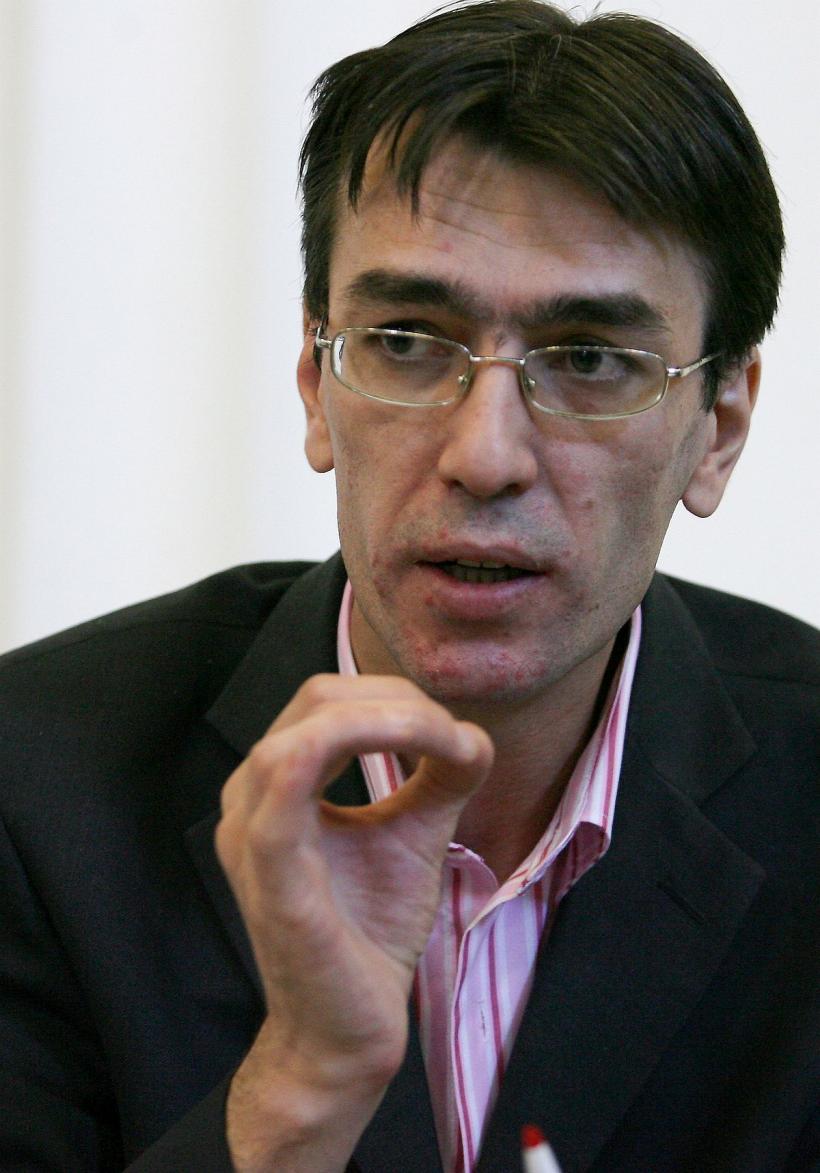 România, republică guvernamentală? Din 309 legi adoptate de Parlament în 2022, 218 sunt acte inițiate de Palatul Victoria: „Asistăm la o dictatură a Executivului” 18809960