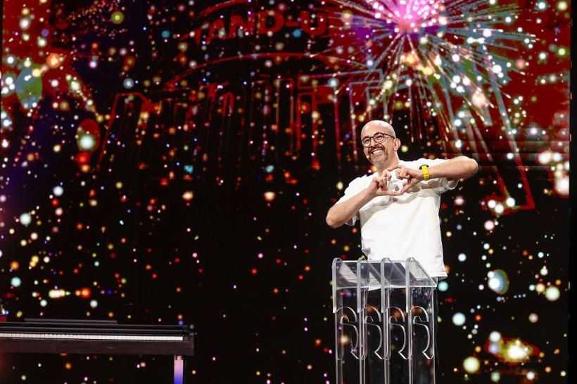 Vlad Craioveanu cere schimbarea regulilor Stand-Up Revolution, iar Vio îl susține. „Următorul concurent pleacă de la două voturi verzi“ 18810118