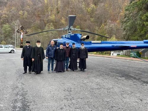Directorul Lumea Credinței, cu elicopterul la mănăstire: ”Începe să-mi placă amestecul de tehnologie cu duhovnicie”