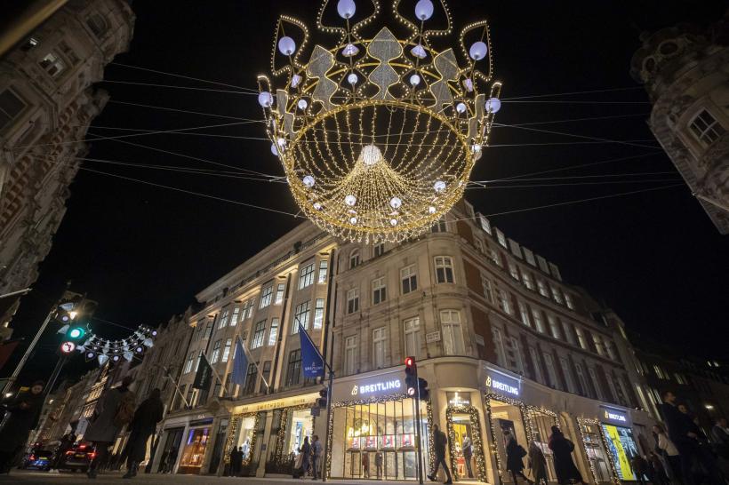 Spectacol de lumină și culoare la Londra, în așteptarea sărbătorilor de iarnă 18810245