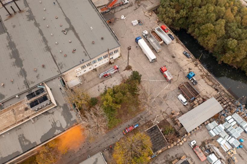 Pompierii militari se pregătesc pentru accidente cu risc chimic 18810279