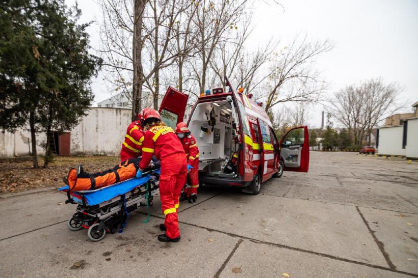 Pompierii militari se pregătesc pentru accidente cu risc chimic 18810281