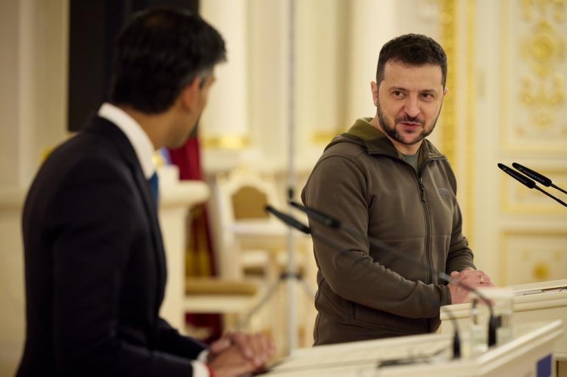 Premierul britanic Rishi Sunak, îmbrățișat de Zelenski la Kiev 18810351
