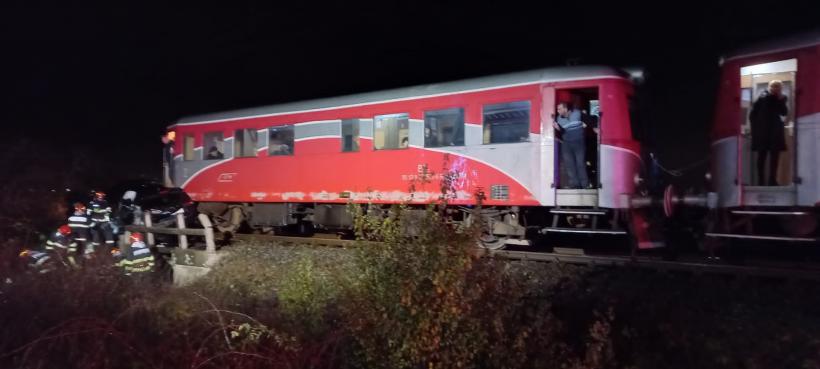 Accident grav pe calea ferată: un șofer de 65 de ani a fost lovit de tren și împins într-un cap de pod