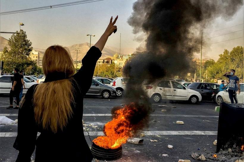 Protestele din Iran, reprimate cu violență. Cel puțin patru demonstranți au fost uciși 