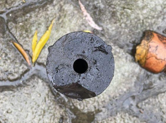 Încă o rachetă antigrindină a căzut pe acoperișul unei case. Proprietarul cere despăgubiri 18810466