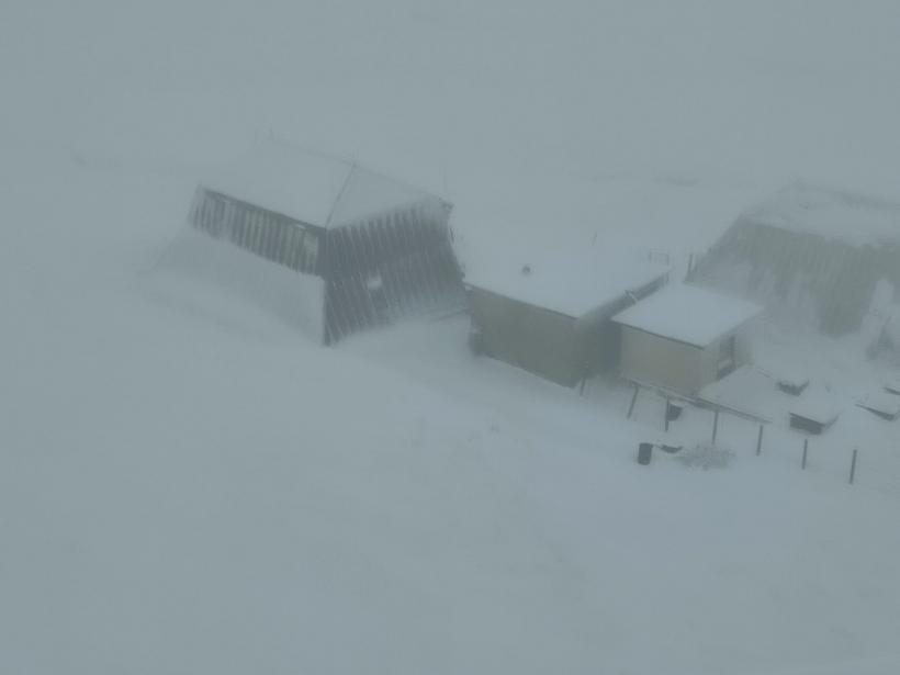 Un iranian grav rănit la cap este căutat de salvamontiști pe Platoul Bucegi 18810779