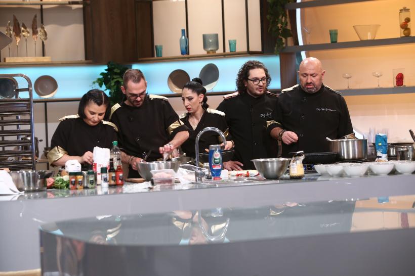 O nouă amuletă perturbă atmosfera la Chefi la cuțite.  ”Am avut o amuletă fantastică și am zis: < Gata, stop joc! >” 18810697