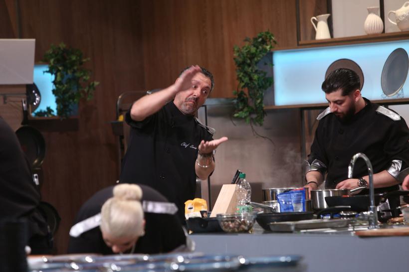 O nouă amuletă perturbă atmosfera la Chefi la cuțite.  ”Am avut o amuletă fantastică și am zis: < Gata, stop joc! >” 18810698