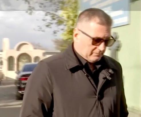 Biletul de adio sfâşietor lăsat de Petrică, fiul procurorului Teodor Niță, care s-a împușcat în cap: „Am vrut doar să iubesc” 18810852