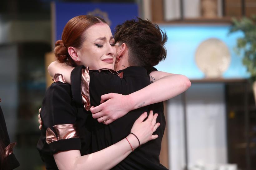 Chefi la cuțite, lider de audiență cu ediția de luni seară  Concurenții gătesc în versuri la battle-ul acestei seri:  urmează cel mai savuros poem scris în bucătăria Chefi la cuțite! 18810979