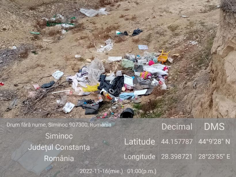 Deșeuri abandonate în apropierea poligonului militar de la Murflatar 18811130