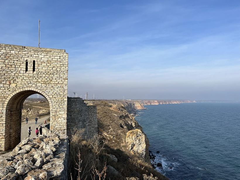 Țara Cărvunei, ilustrată de toamnă din cnezatul lui Dobrotici 18810884