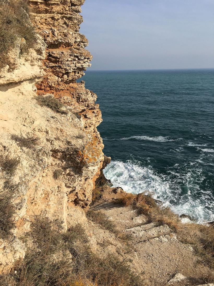 Țara Cărvunei, ilustrată de toamnă din cnezatul lui Dobrotici 18810886