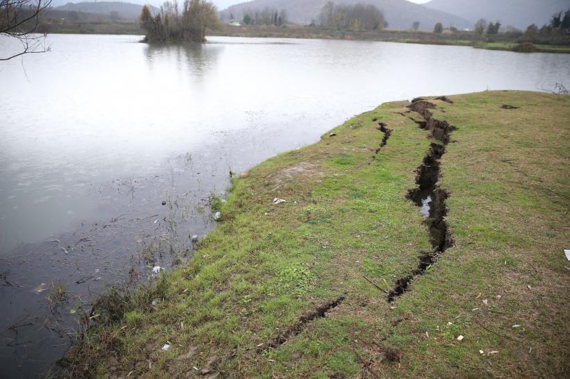 Înfricoșător! A crăpat pământul în Turcia în urma cutremurului din 23 noiembrie. Iată imaginile 18811496