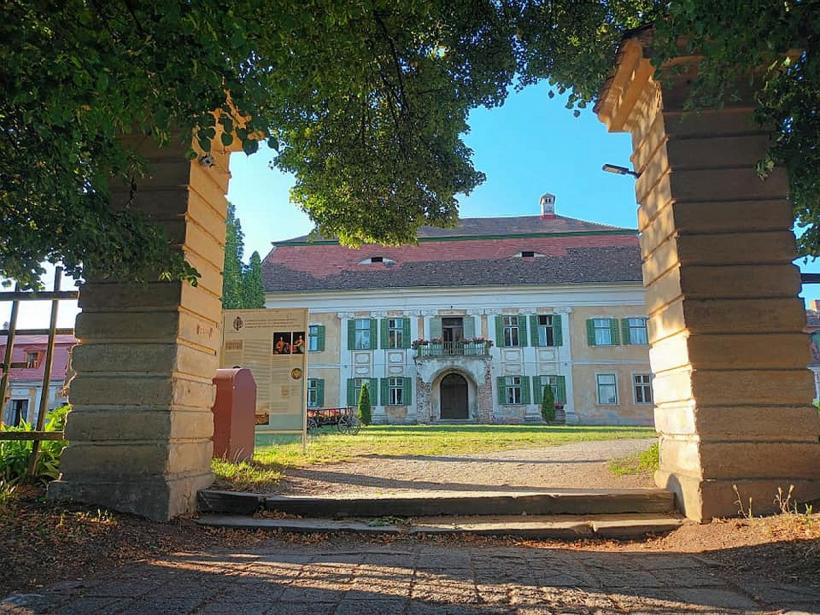 Hotelul de Gheaţă se construiește din nou, la Bâlea Lac 18811415