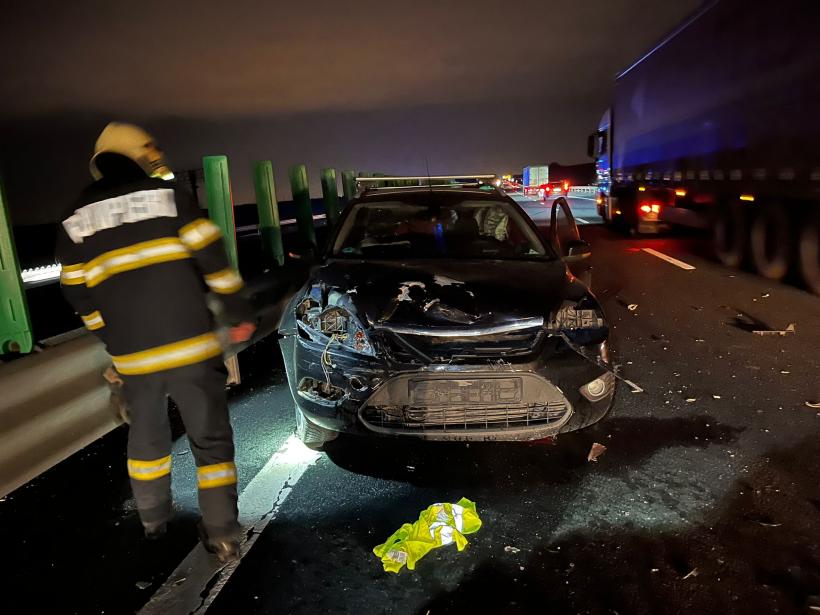 Accident cu trei mașini pe Autostrada A2, Km. 201 sens de mers București-Constanța. Un autoturism a luat foc