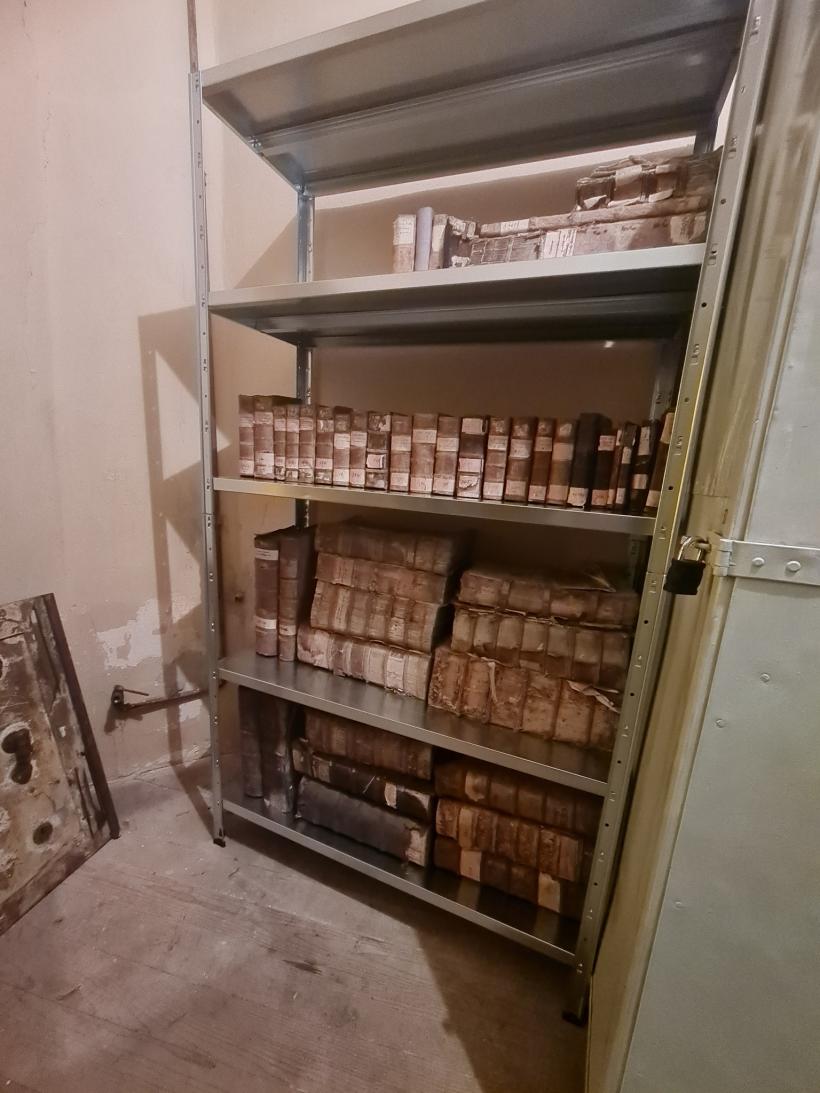 Comoară cu obiecte din secolul al IX-lea, ascunsă într-o biserică din Mediaș. „Descoperirea seamănă cu una dintre poveștile lui Indiana Jones” 18811803