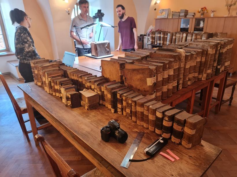 Comoară cu obiecte din secolul al IX-lea, ascunsă într-o biserică din Mediaș. „Descoperirea seamănă cu una dintre poveștile lui Indiana Jones” 18811809