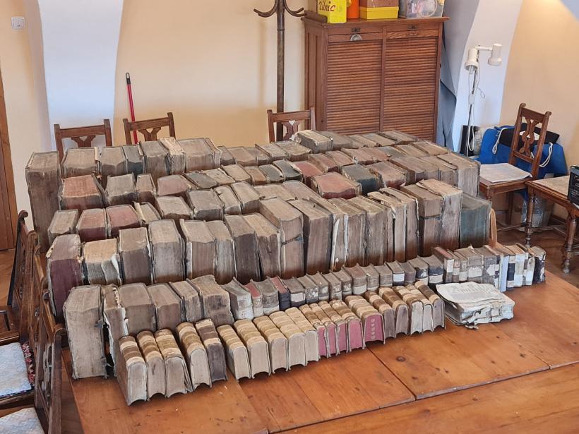 Comoară cu obiecte din secolul al IX-lea, ascunsă într-o biserică din Mediaș. „Descoperirea seamănă cu una dintre poveștile lui Indiana Jones” 18811813