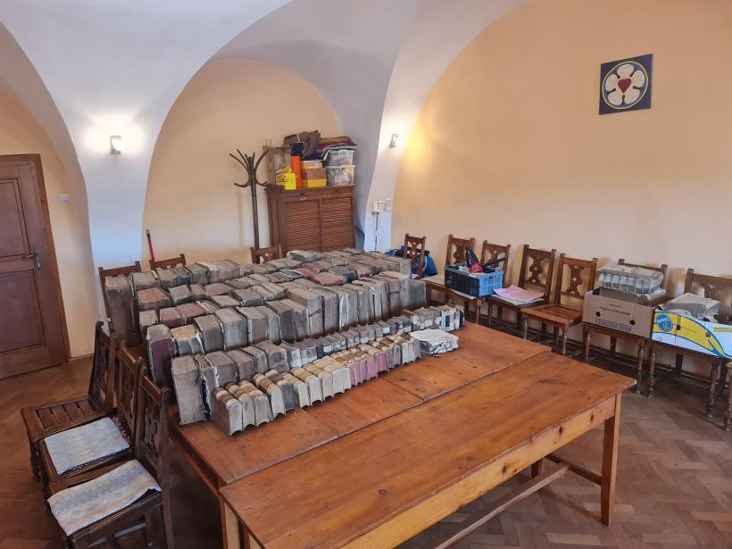 Comoară cu obiecte din secolul al IX-lea, ascunsă într-o biserică din Mediaș. „Descoperirea seamănă cu una dintre poveștile lui Indiana Jones” 18811814