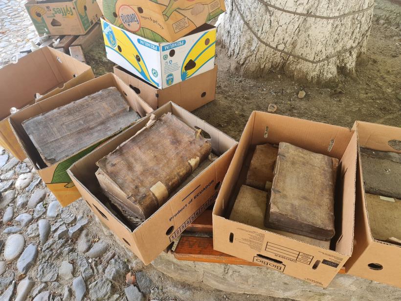 Comoară cu obiecte din secolul al IX-lea, ascunsă într-o biserică din Mediaș. „Descoperirea seamănă cu una dintre poveștile lui Indiana Jones” 18811815