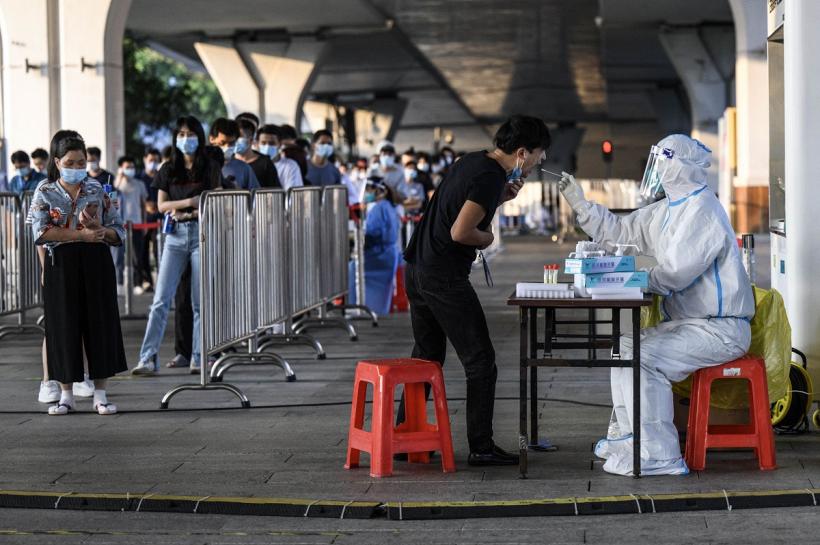 Autoritățile chineze introduc restricții COVID, într-un oraș cu 12 milioane de locuitori 18811952