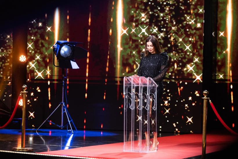 Nicoleta Luciu, Cuza, Ioana Ginghină, Dorian Popa, Mădălina Badea și Cătălin Cazacu,  printre vedetele care îi vor lua la roast pe jurații Stand-Up Revolution 18812089