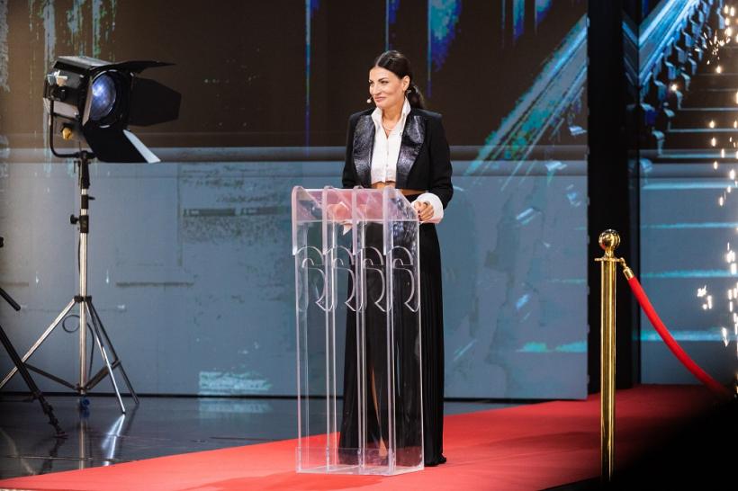 Nicoleta Luciu, Cuza, Ioana Ginghină, Dorian Popa, Mădălina Badea și Cătălin Cazacu,  printre vedetele care îi vor lua la roast pe jurații Stand-Up Revolution 18812095