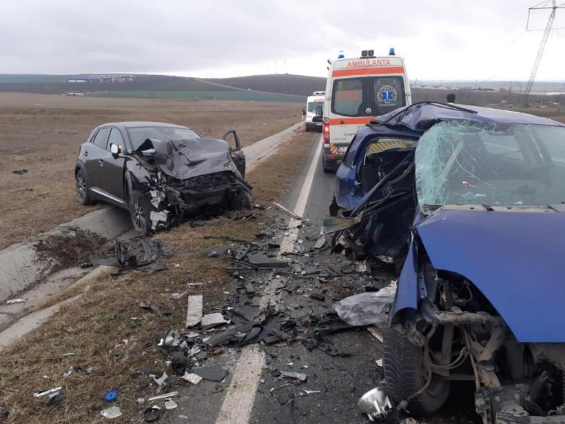 Accident teribil în județul Constanța. Sunt 3 victime, dintre care una încarcerată 18812391