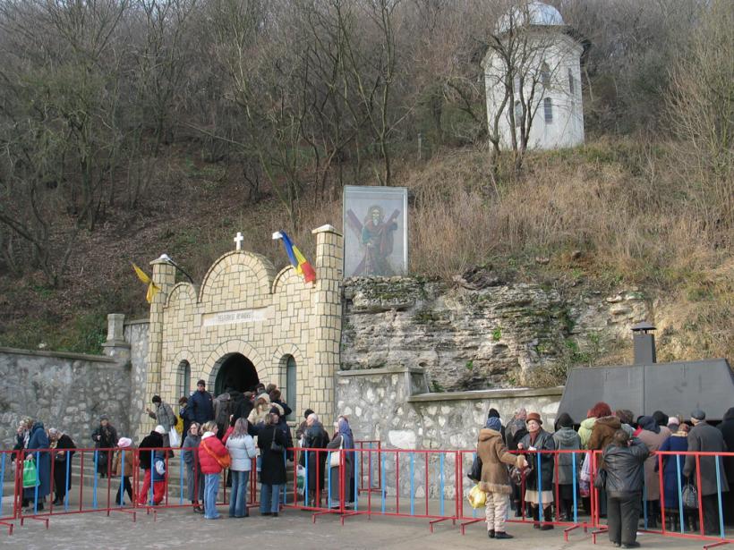 Aproape un milion de români își serbează onomastica de Sf. Andrei