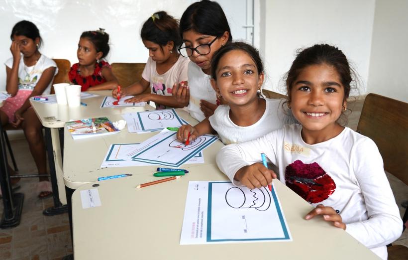 Comunitatea din Castelu are mai multă grijă de copiii ei 18812403