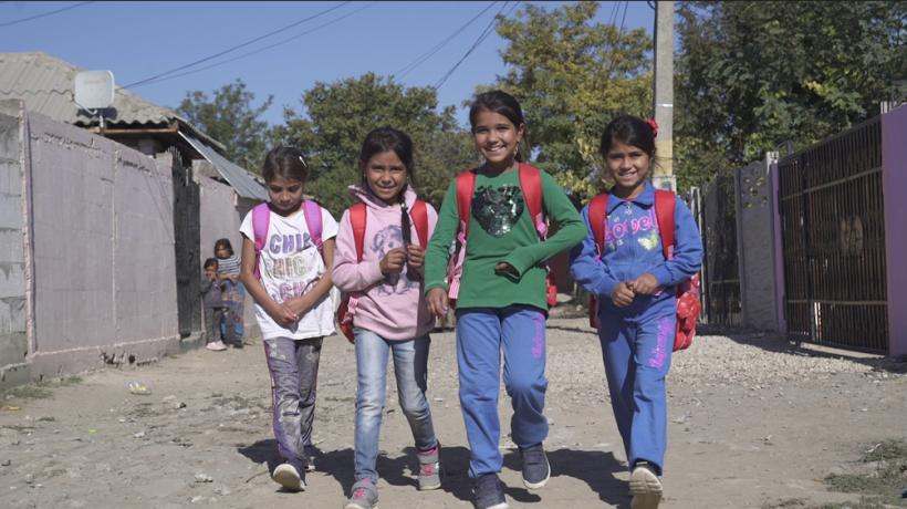 Comunitatea din Castelu are mai multă grijă de copiii ei 18812406