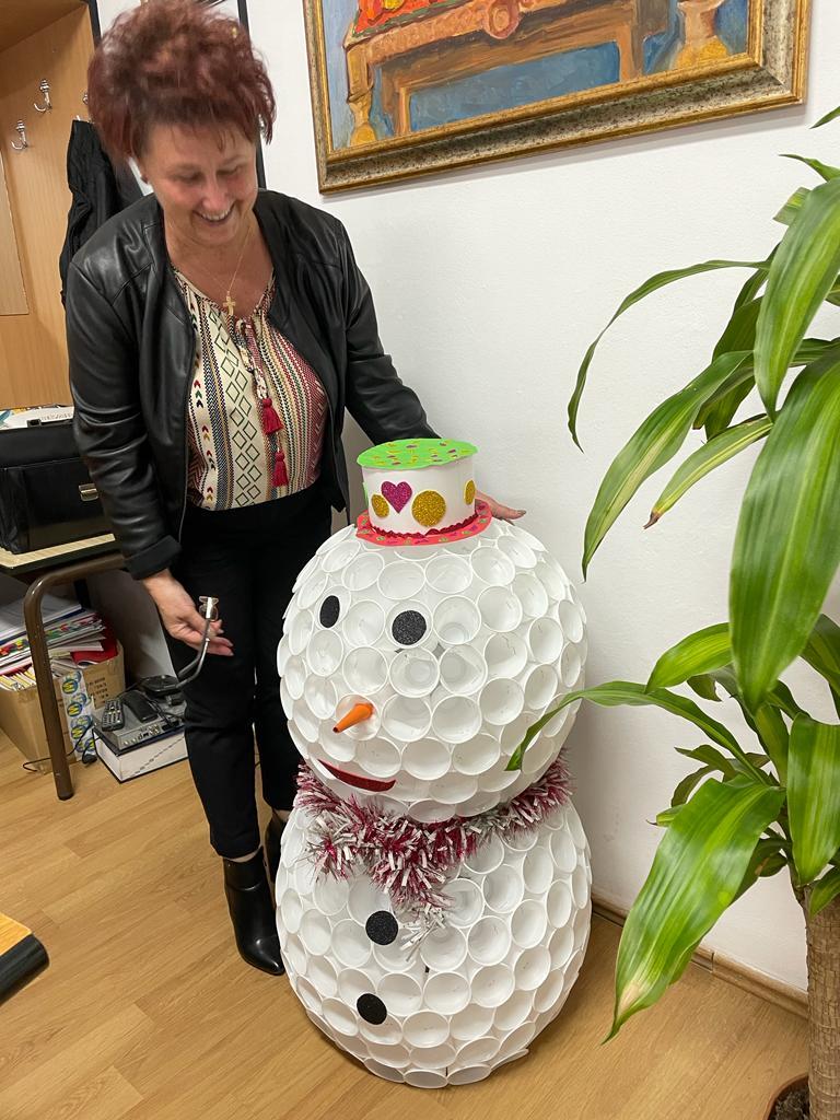 Comunitatea din Castelu are mai multă grijă de copiii ei 18812415