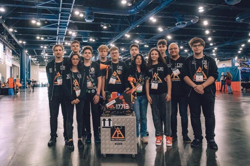 Echipa de robotică, Delta Force, caștigătoare a titlului de campioană mondială, a rămas fără burse de performanță 18812615
