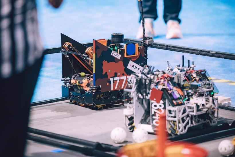 Echipa de robotică, Delta Force, caștigătoare a titlului de campioană mondială, a rămas fără burse de performanță 18812619