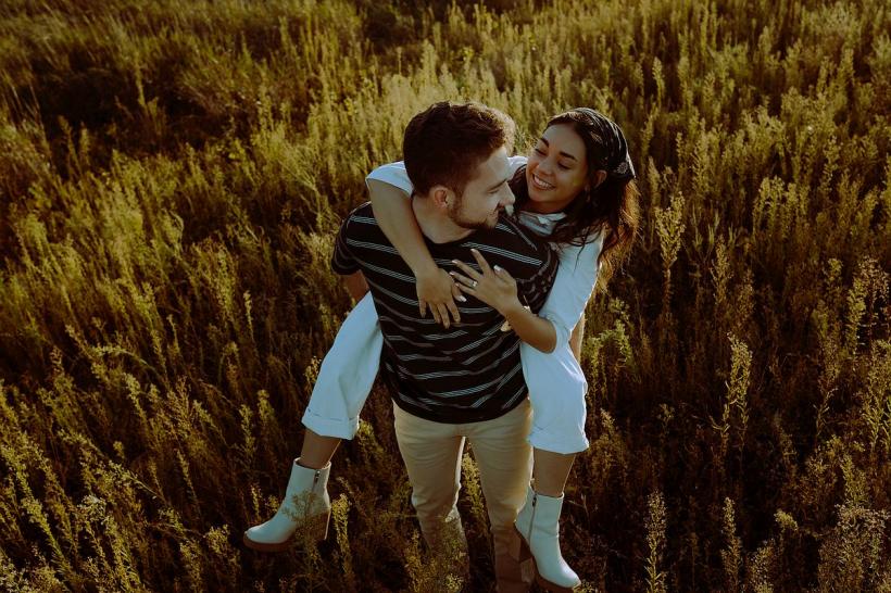 Femeile şi bărbații vorbesc limbi diferite 18812388