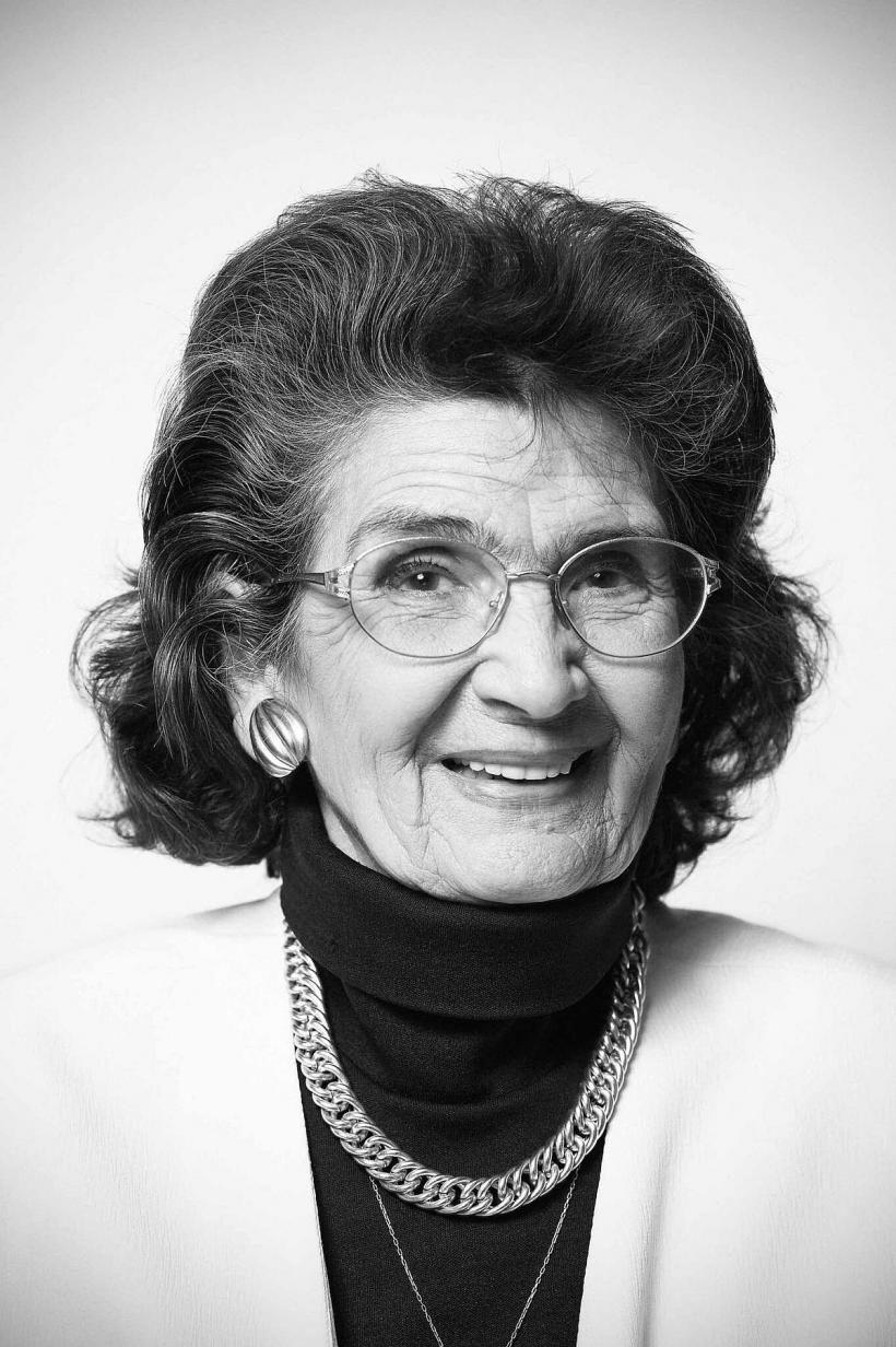 Profesorul care a ieșit de la Jilava cu două monede de 25 de bani în palmă 18812607