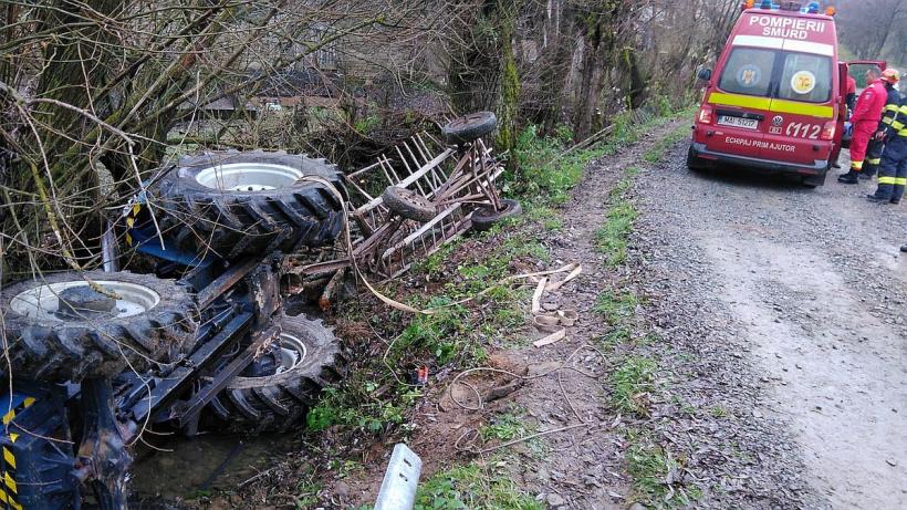 Sfârșit cutremurător pentru un bărbat din Bistrița-Năsăud: A murit prins între tractor și un mal de pământ 18813048