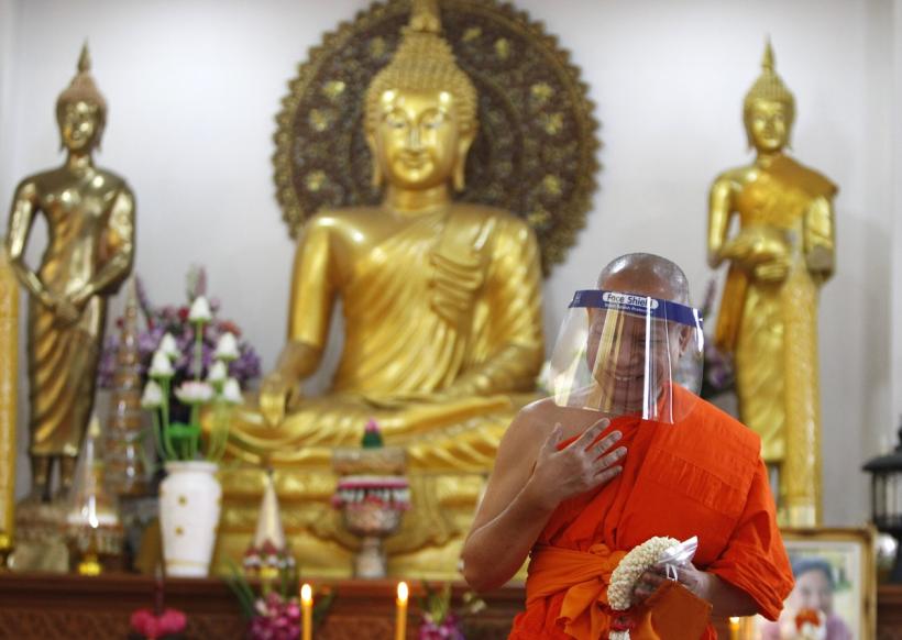 Metamfetamina lovește și în temple! Călugării thailandezi nu trec testele antidrog și sunt concediați 18812976