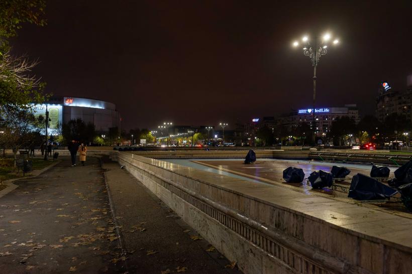 Bucureștenii, în întuneric de sărbători. Luminițele lui Nicușor Dan, o dezamăgire. Iată imaginile!  18813206