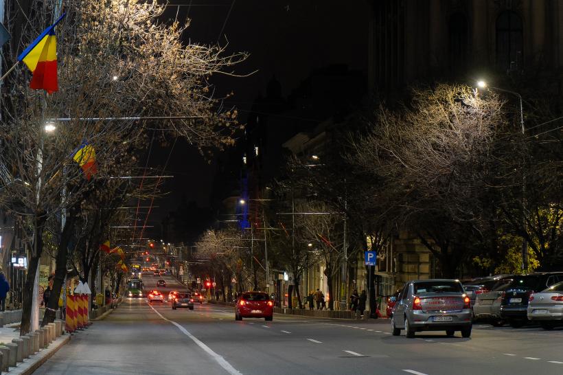Bucureștenii, în întuneric de sărbători. Luminițele lui Nicușor Dan, o dezamăgire. Iată imaginile!  18813208