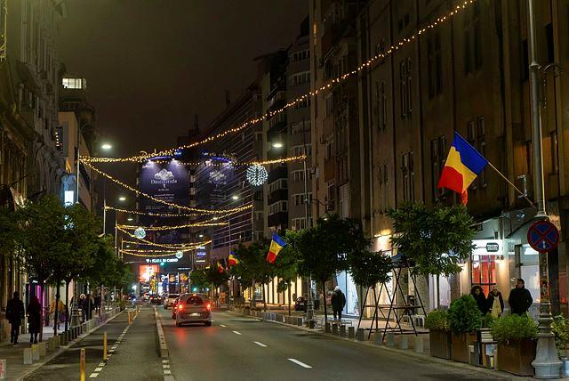 Bucureștenii, în întuneric de sărbători. Luminițele lui Nicușor Dan, o dezamăgire. Iată imaginile!  18813209