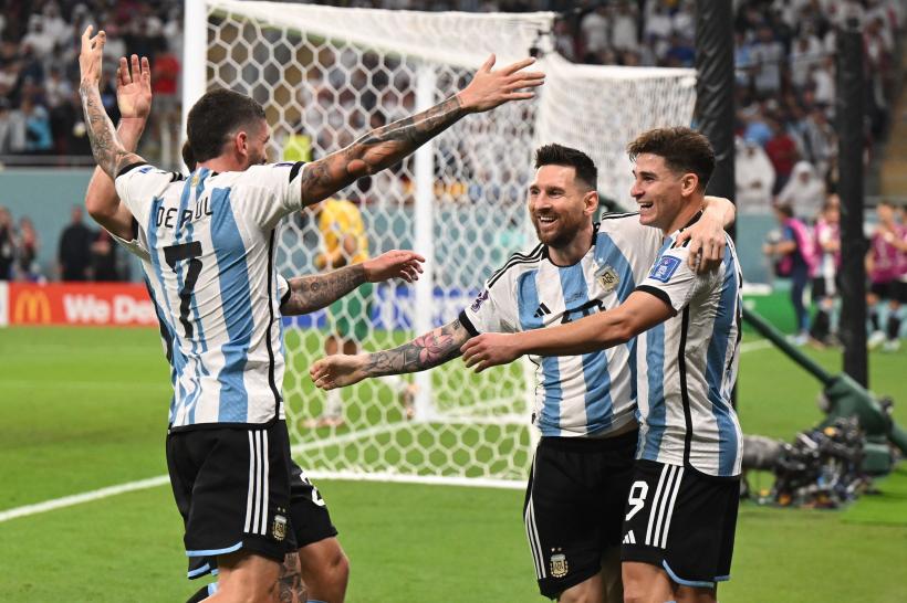 Messi sărbătorește meciul 1.000 al carierei cu gol și calificare în sferturile Cupei Mondiale 18813278